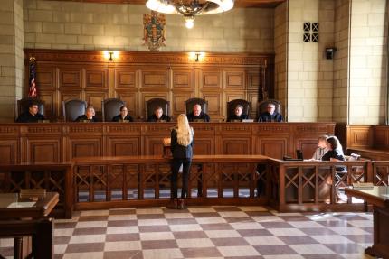 High School Business Law Students Visit Supreme Court