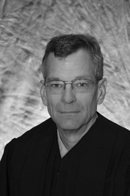 Retired County Court Judge Edward Steenburg Passes Away December 7, 2025